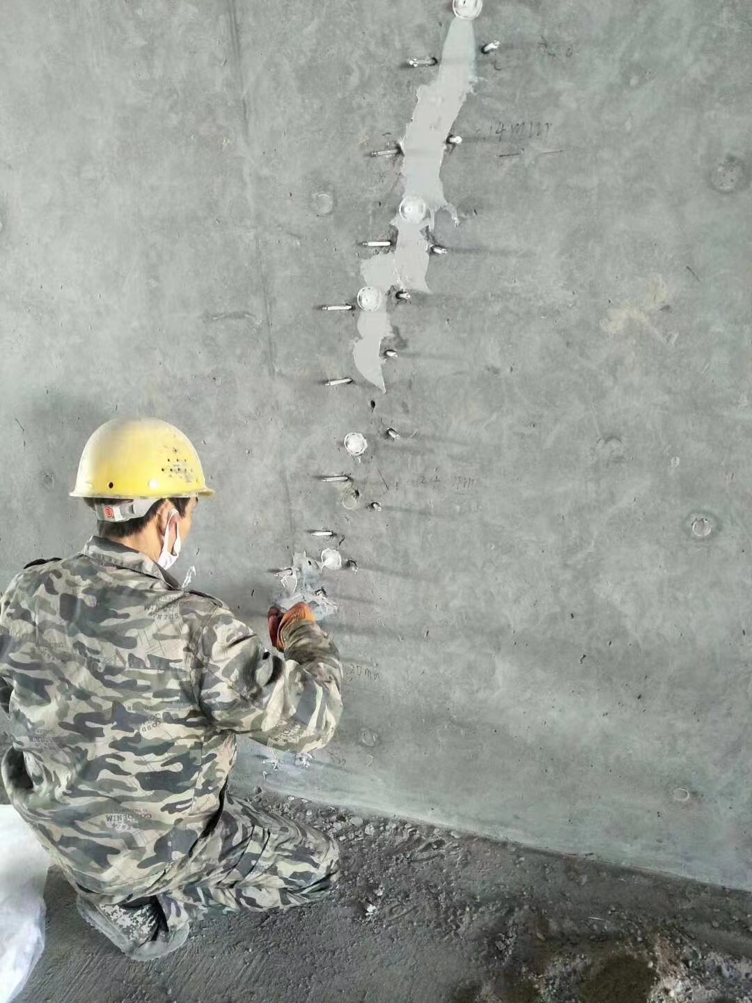 莱阳混凝土楼板裂缝加固施工的方案